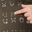 Polera Braille en Relieve